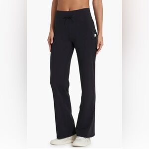 Vuori Daily Wideleg - Long Women's BreatheInterlock™™ Leggings Pants - Size M